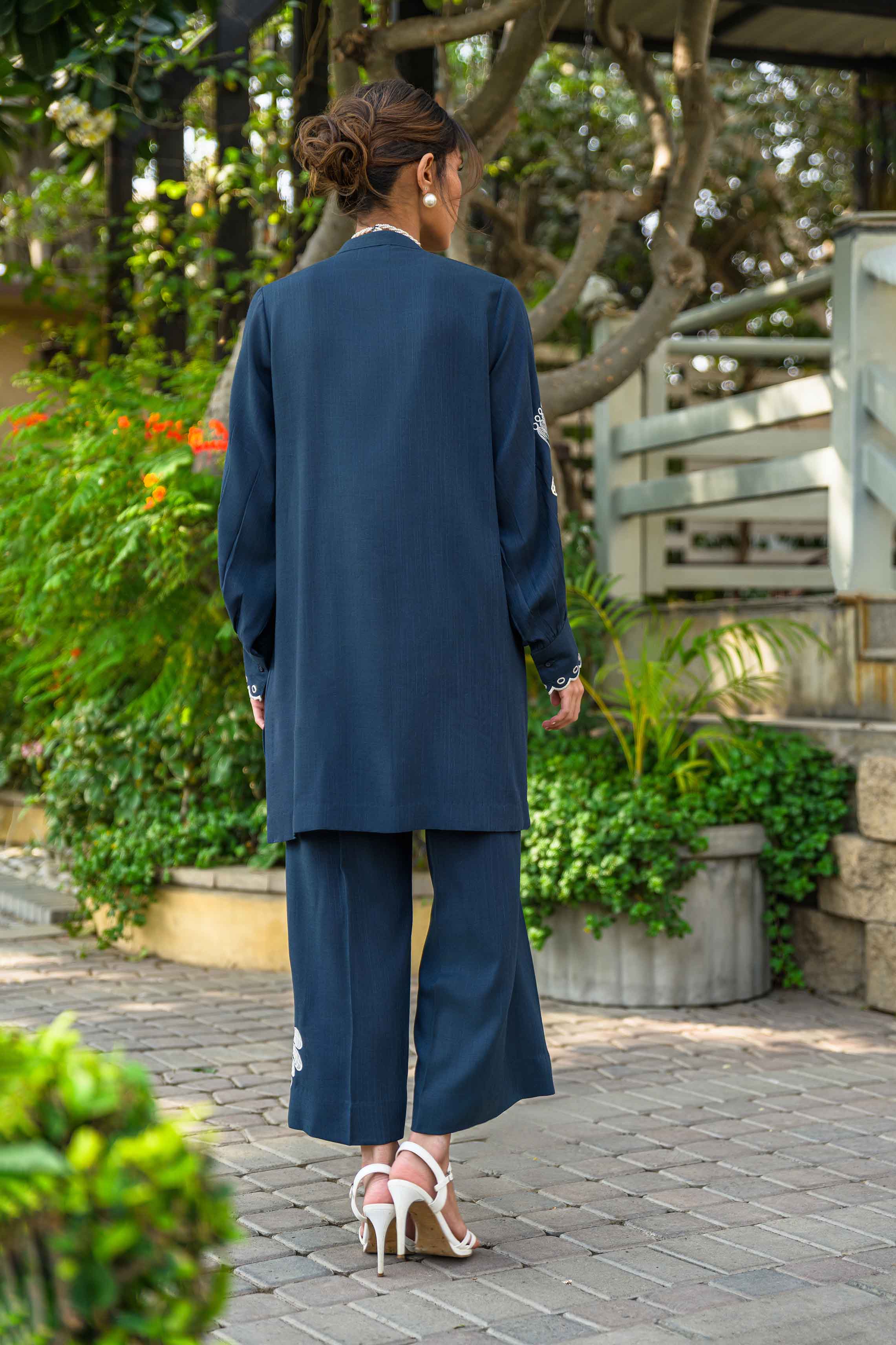 Winter Muse - Steal Grey