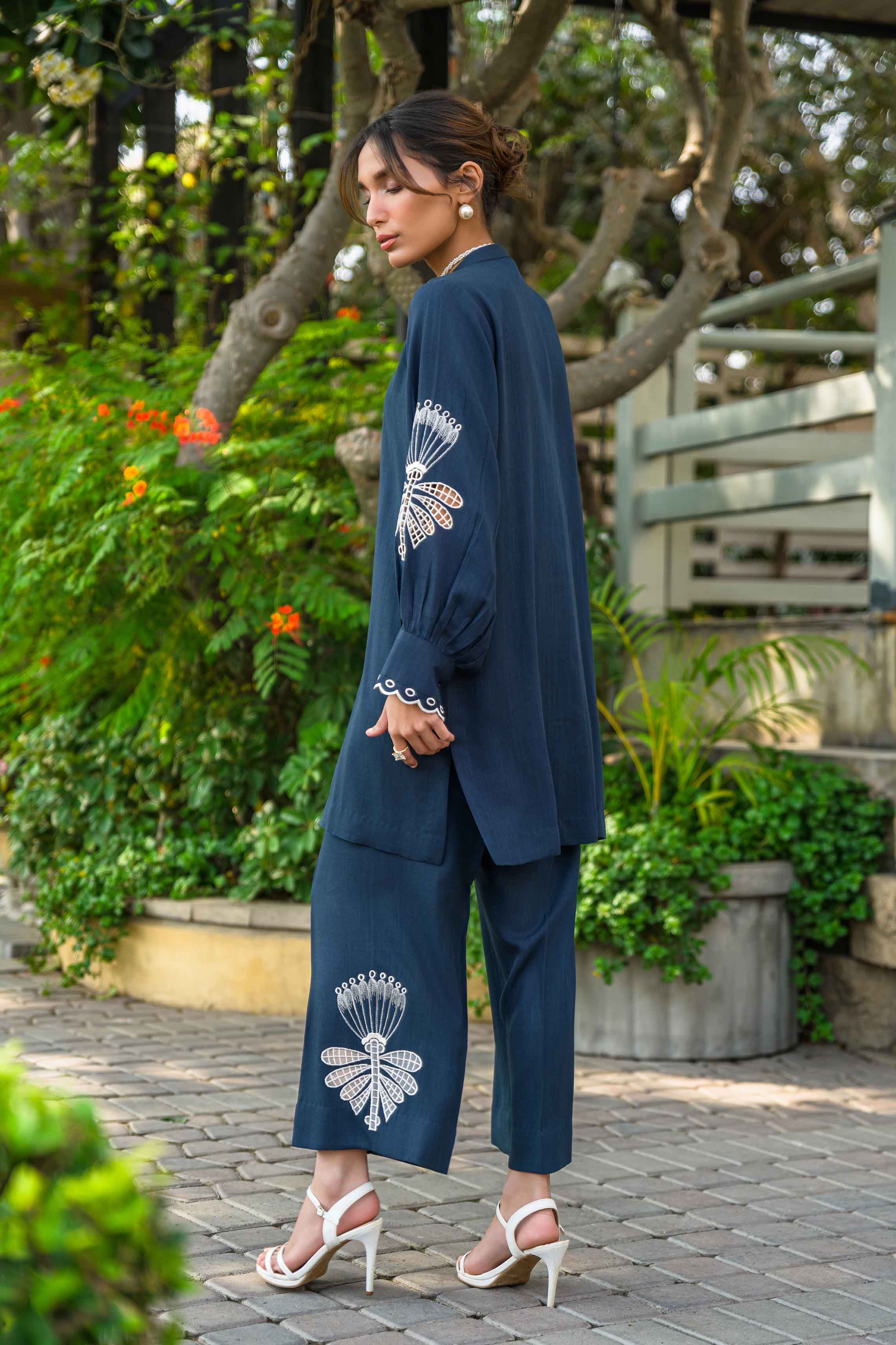 Winter Muse - Steal Grey