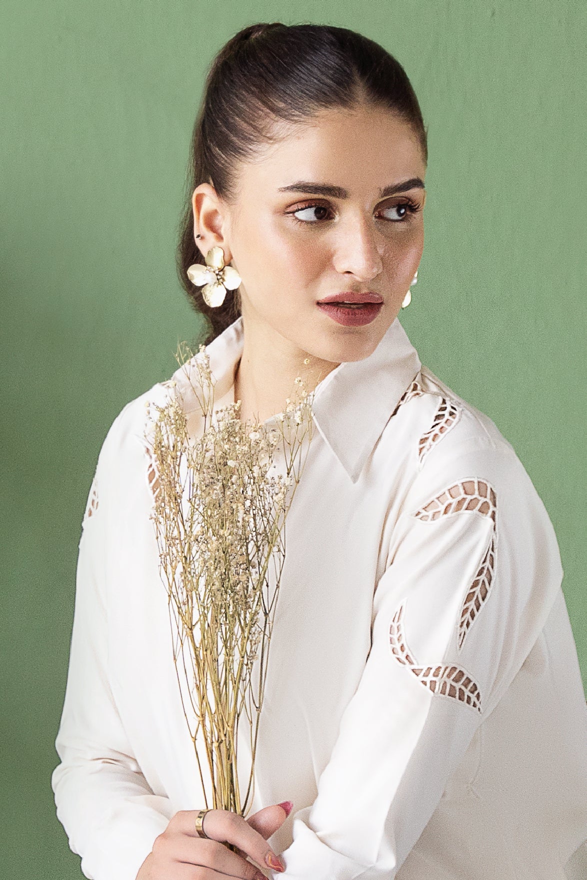 White Leave Cord Set