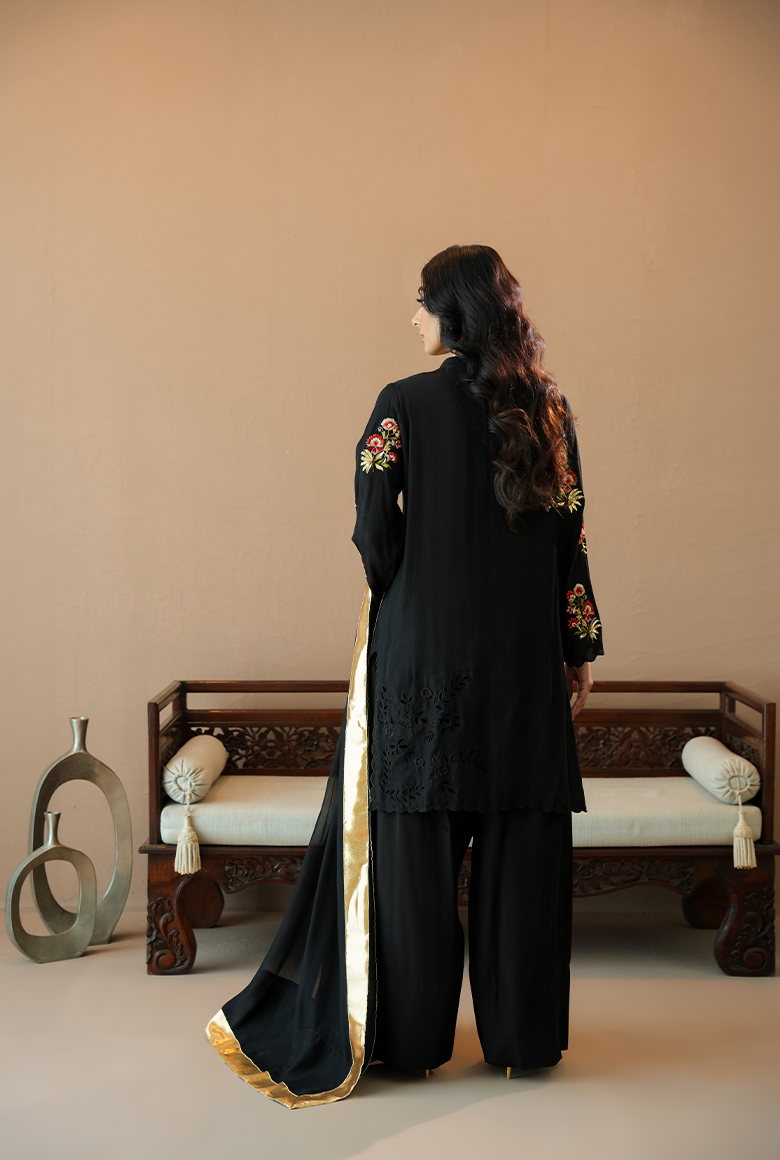 Inara Black