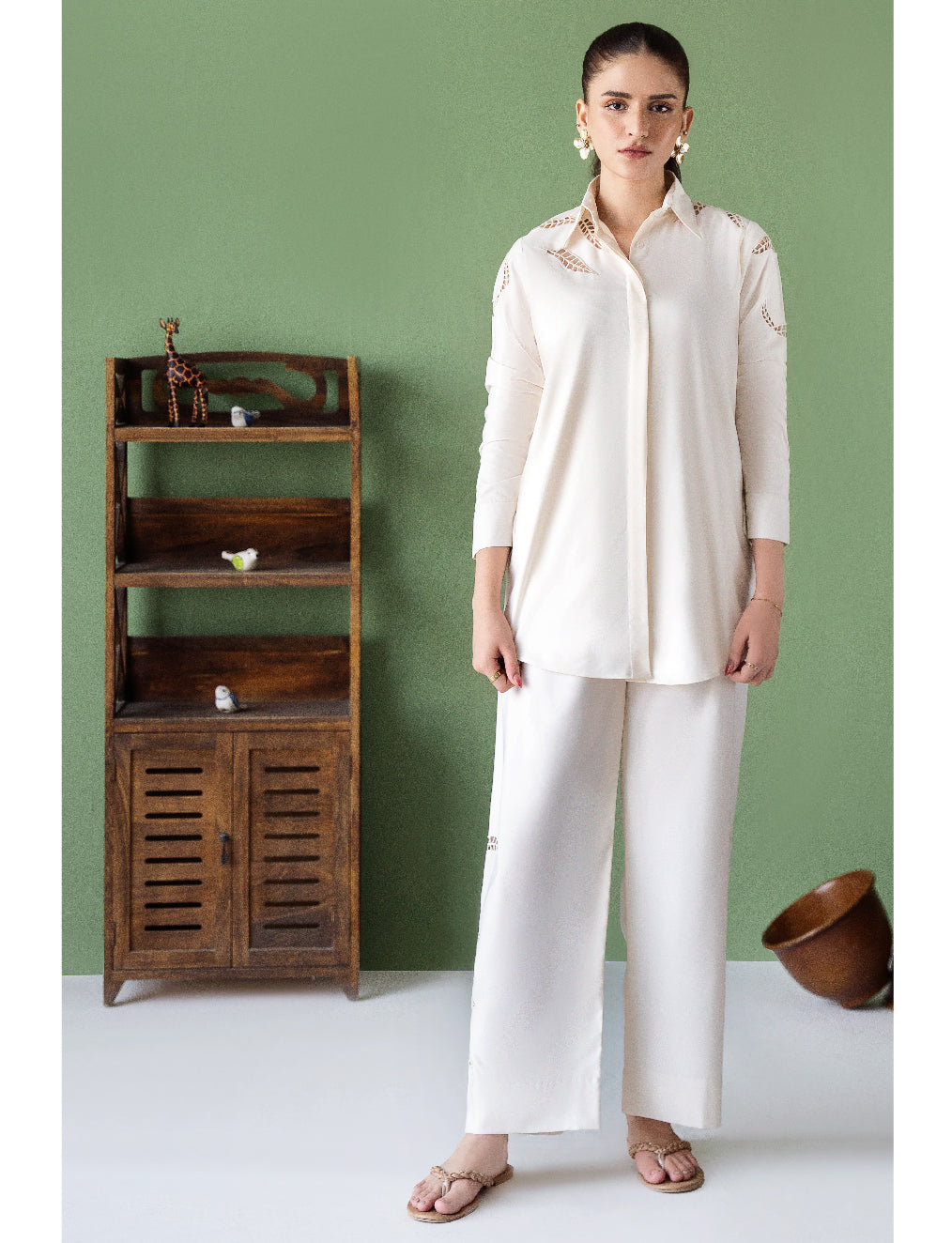 White Leave Cord Set