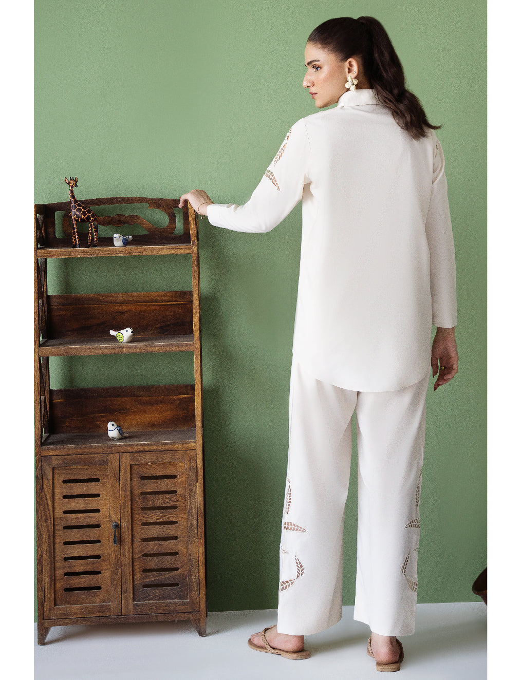 White Leave Cord Set